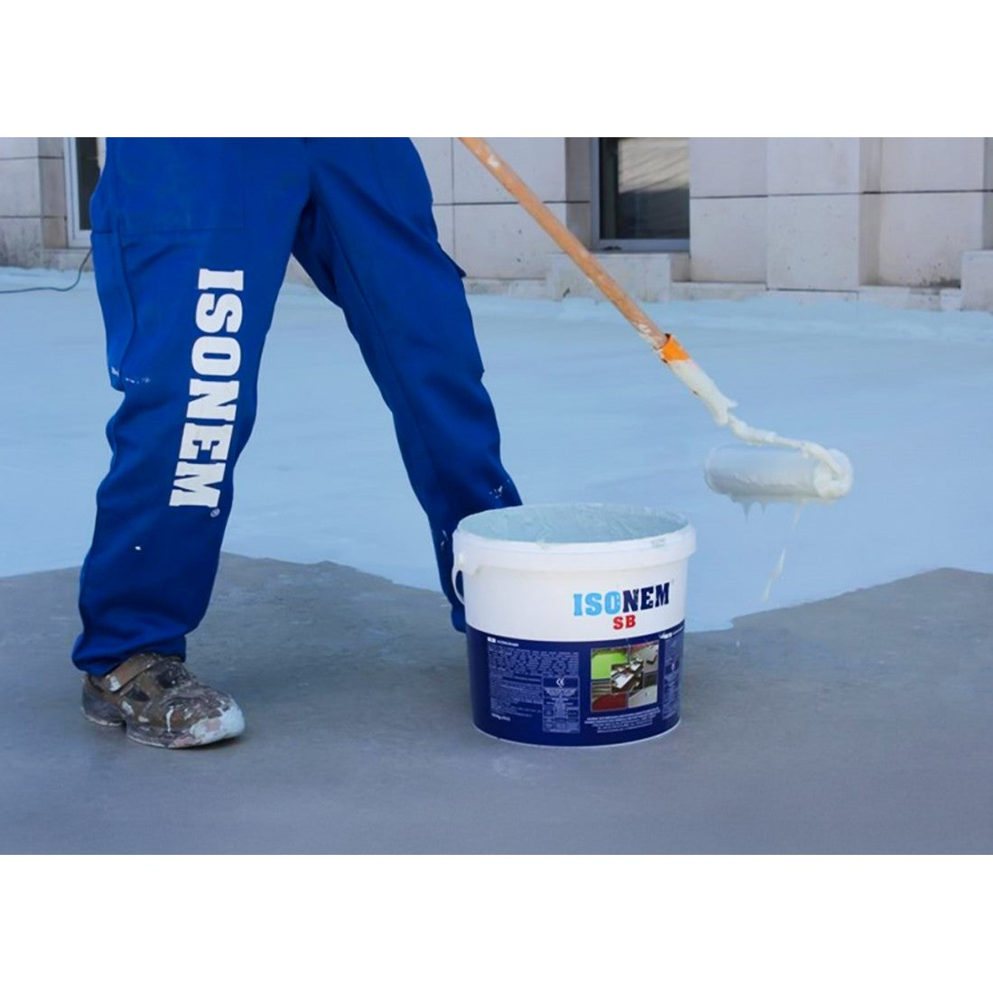 Vopsea Impermeabilă cu rol de Hidroizolație Pentru Acoperișuri din Beton