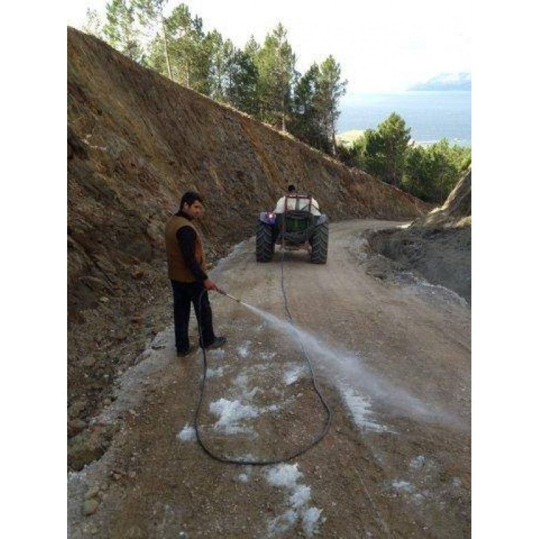 Stabilizator Ecologic pentru Sol și Control Prafului – SS SOIL HARDENER