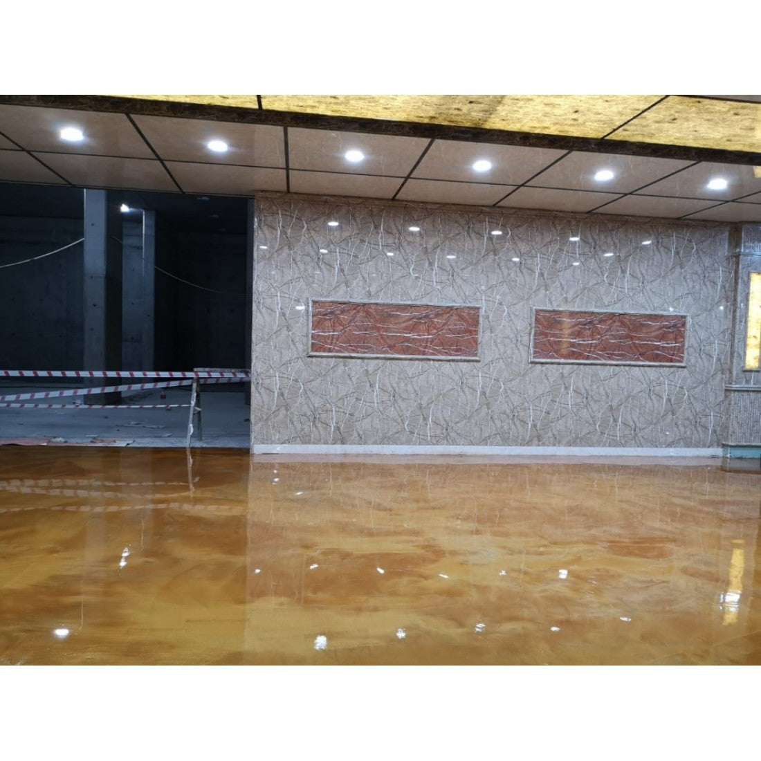 Vopsea Epoxidică Decorativă Autonivelantă pentru Pardoseli și Blaturi – LIQUID MARBLE