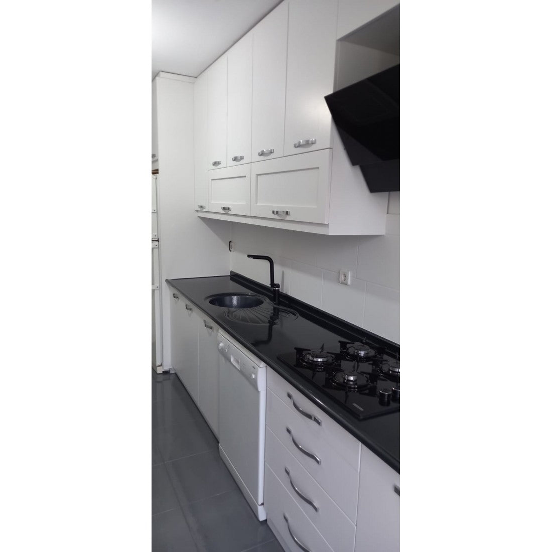 Vopsea Epoxidică Decorativă Autonivelantă pentru Pardoseli și Blaturi – LIQUID MARBLE
