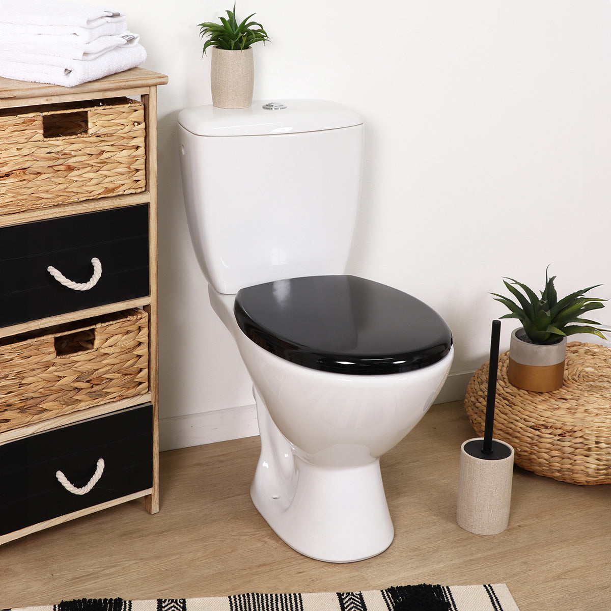 Capac WC din duroplast 18” – sistem Soft Close – balamale din plastic – negru