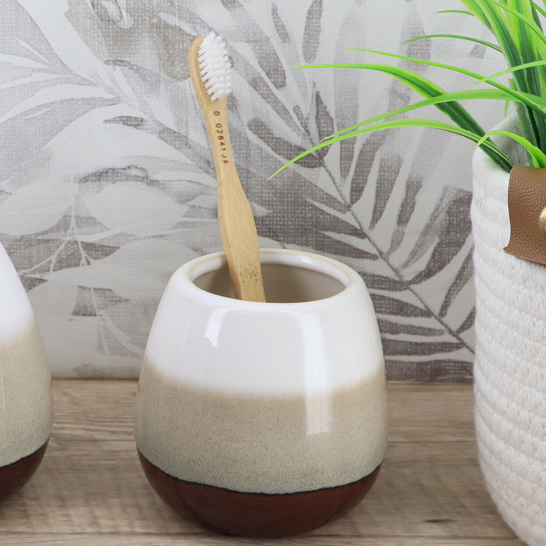 Pahar rotund tricolor din ceramică – maro/bej