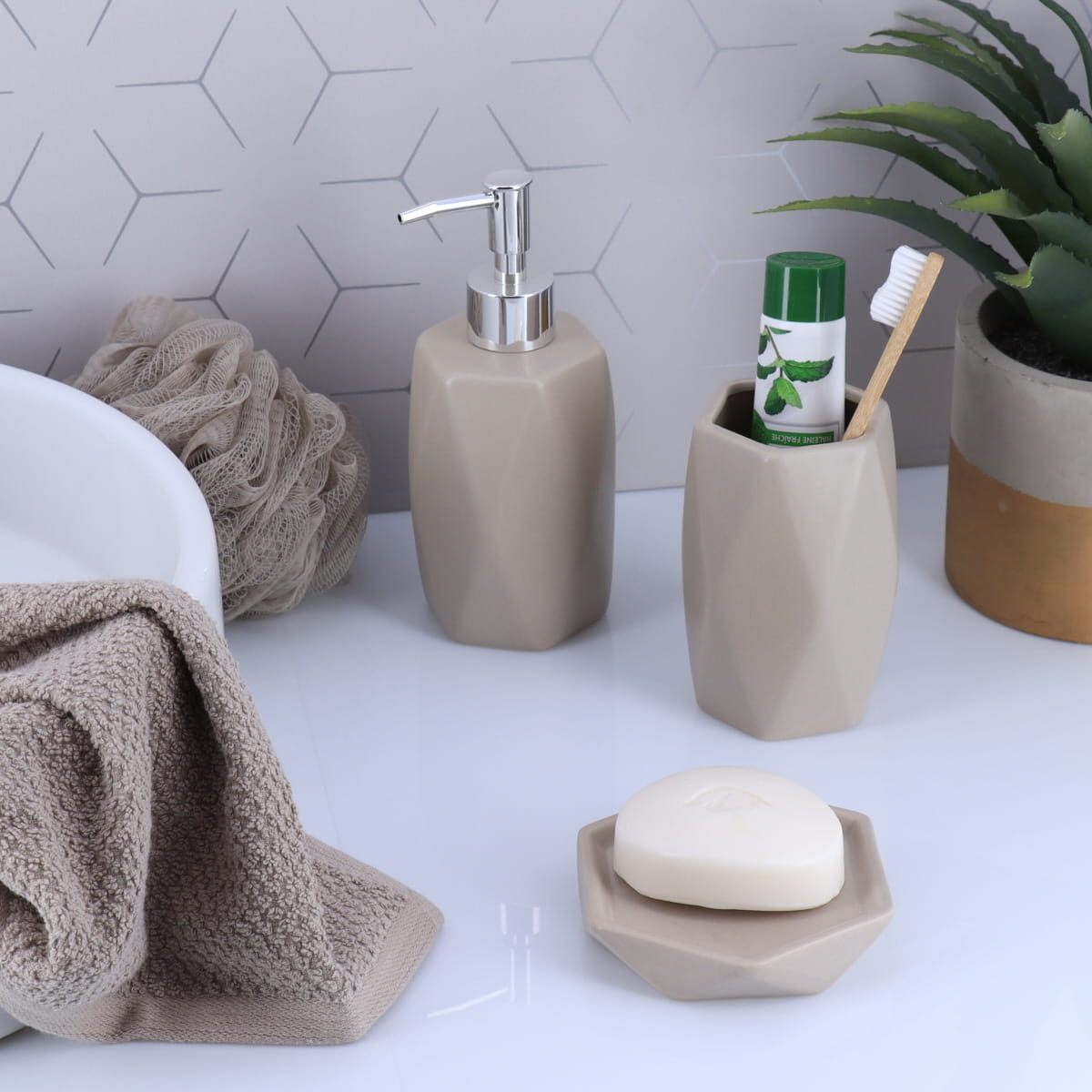 Pahar din ceramică cu motiv diamant – taupe