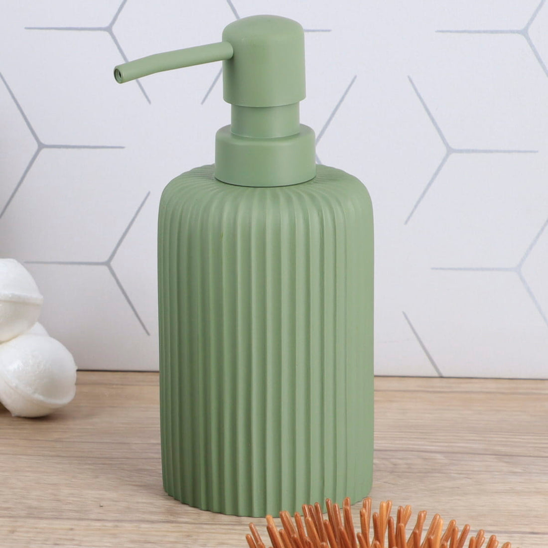 Dispenser rotund din polirășină cu striații Timeless – Kaki