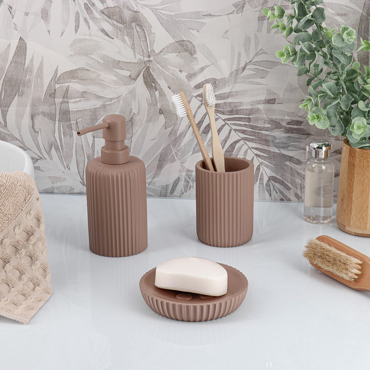 Dispenser rotund din polirășină cu striații Timeless – Cappuccino