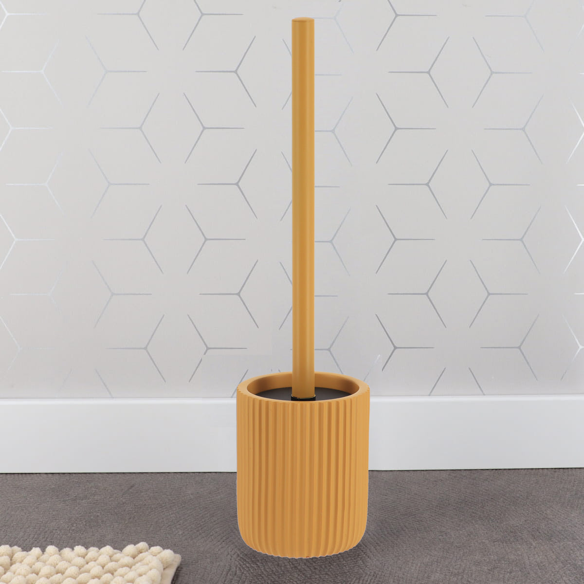 Perie WC din polirășină cu striații Timeless – Muștar