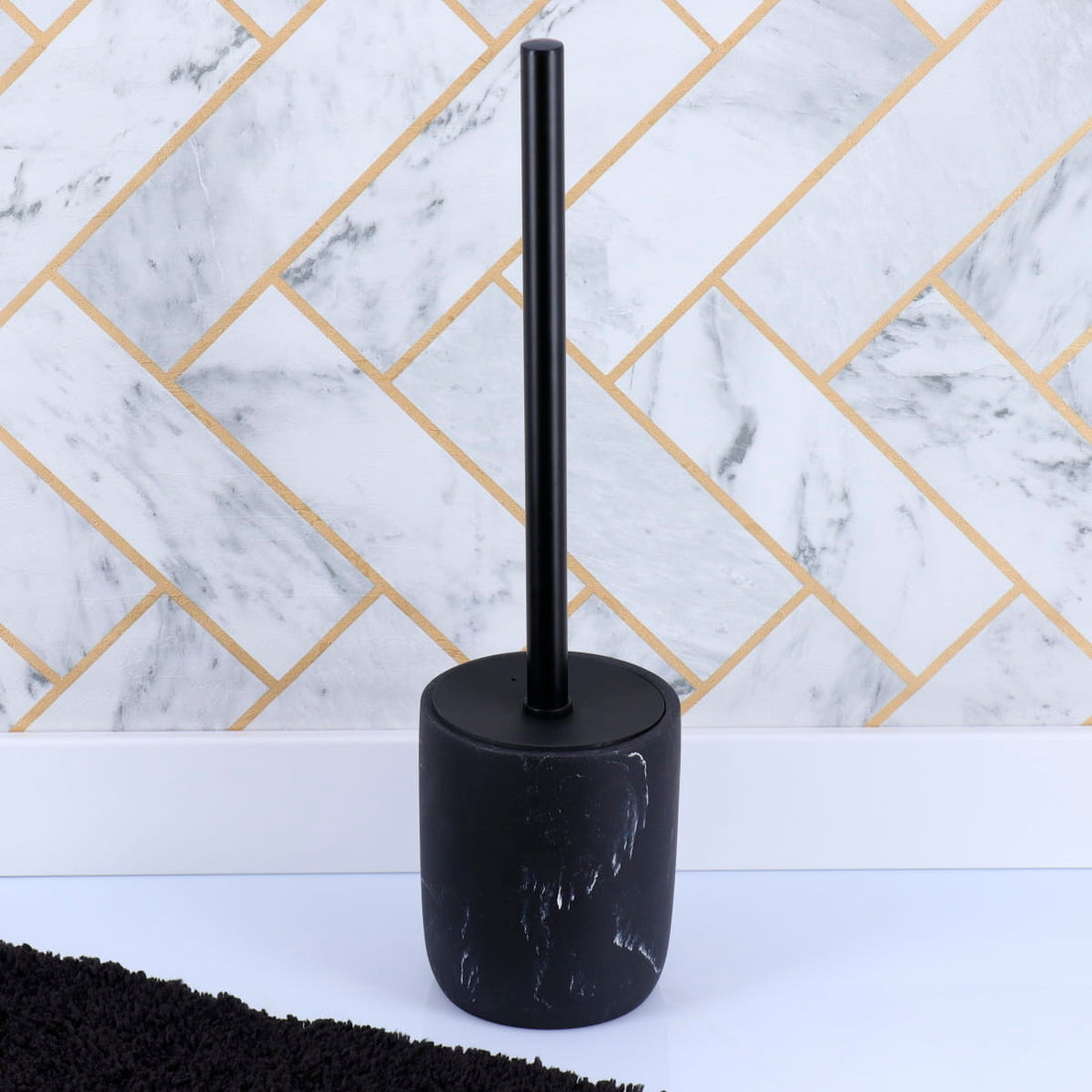 Perie de toaletă din polirășină cu efect marmorat – negru