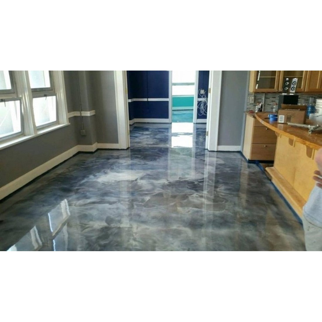 Vopsea Epoxidică Decorativă Autonivelantă pentru Pardoseli și Blaturi – LIQUID MARBLE