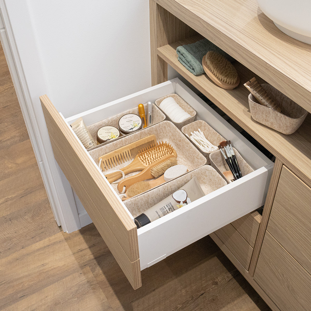 Organizator din fetru pentru sertar cu 7 compartimente – Bej