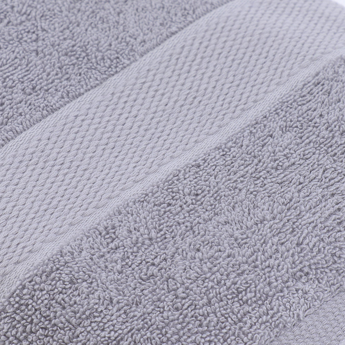 Prosop baie 100% bumbac 70x130 cm gri deschis – moale și absorbant
